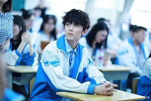 吴磊校服照片,校园时光的美好回忆